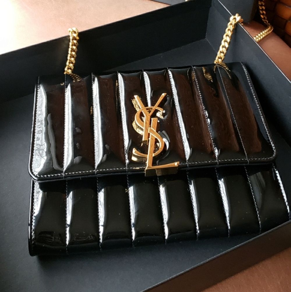 Saint Laurent vicky wallet on chain